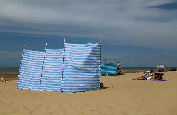 Beach windscreen on Sint-Idesbald beach, Koksijde