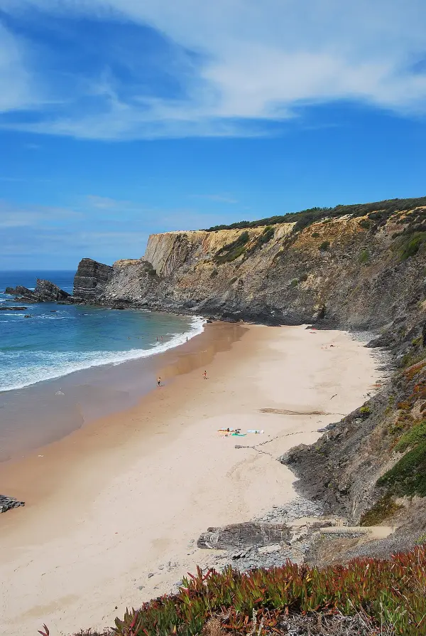 Praia das Furnas-Rio pet-friendly area along the Mira River near Vila Nova de Milfontes, Alentejo